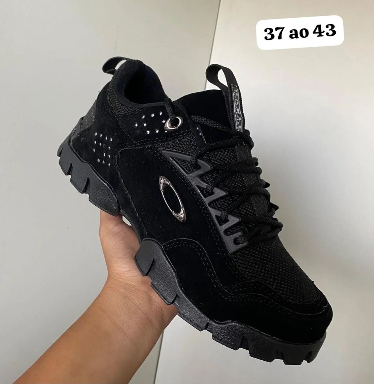 Oakley Modoc Low 2