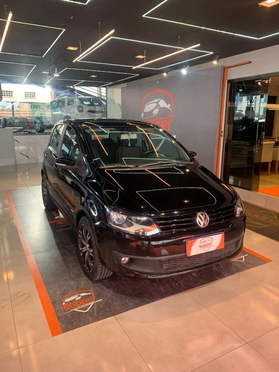 Volkswagen Fox Fox 1.0 Mi Total Flex 8V 5p 2014