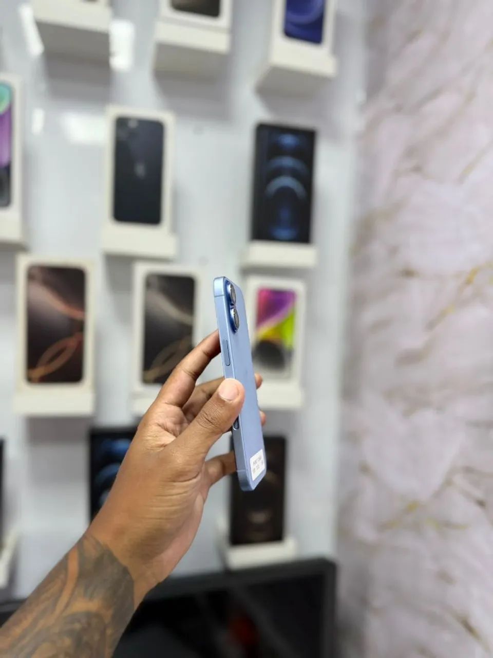 IPHONE 17 256GB<br>R$ 5.199,00 - Foto 5