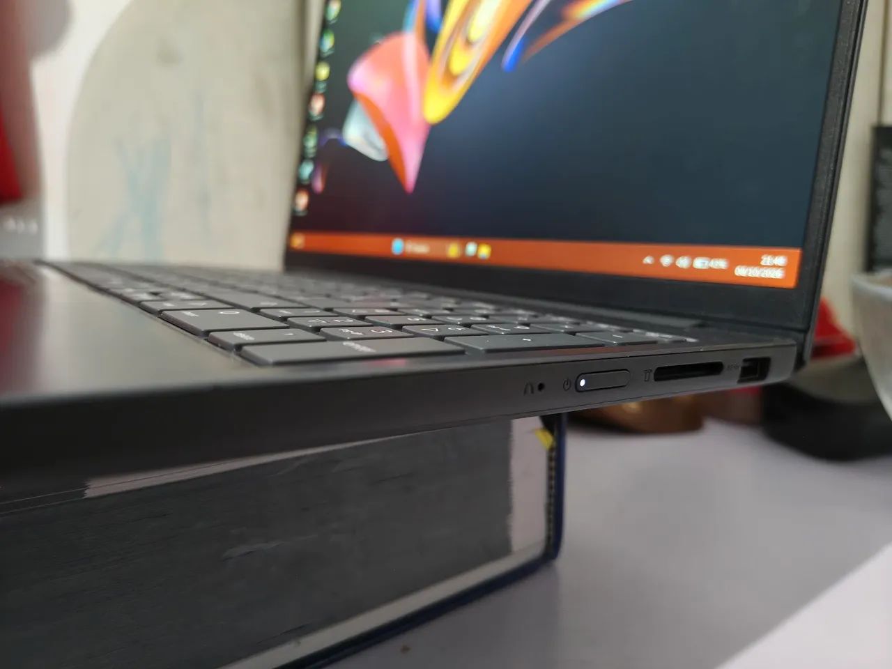 Notebook Lenovo i7 8g RAM 512 SSD  - Foto 5