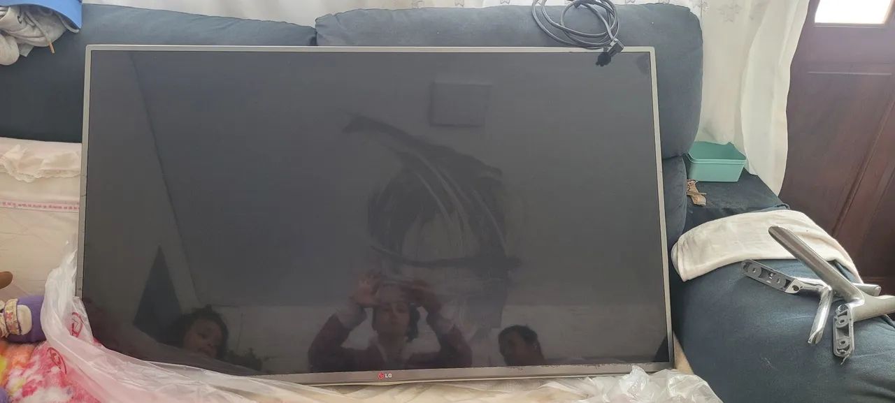 TV LG 55 polegadas com defeito