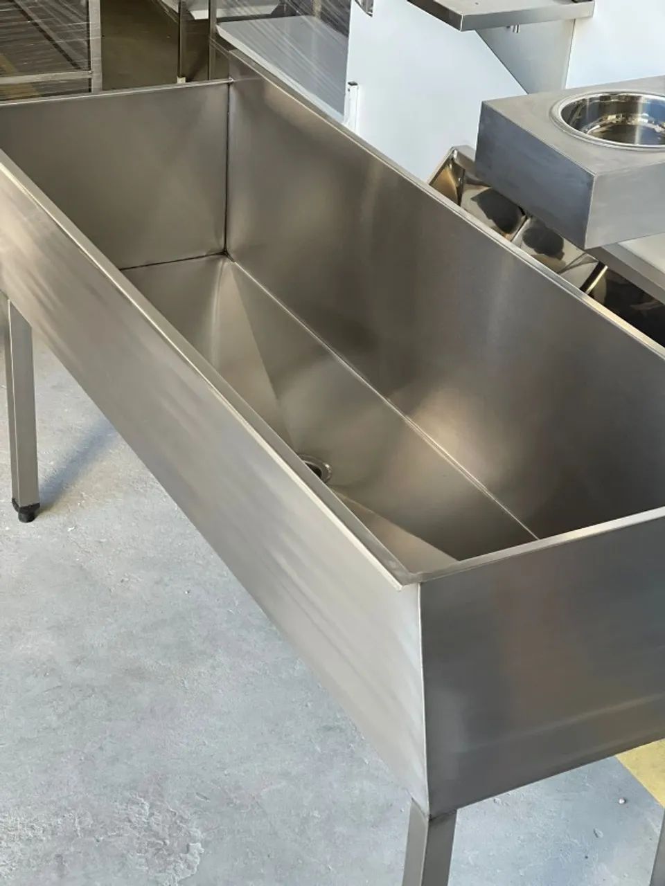 Tanque industrial com 1,85mt de comprimento , todo em inox  - Foto 2