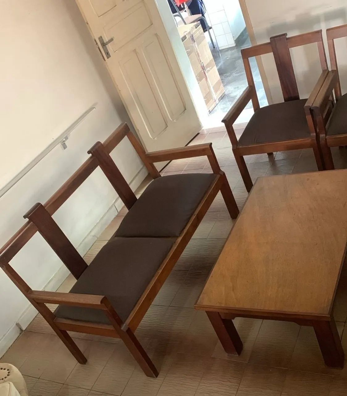 Conjunto: Sofá, Cadeira e Mesa de Centro  - Foto 3