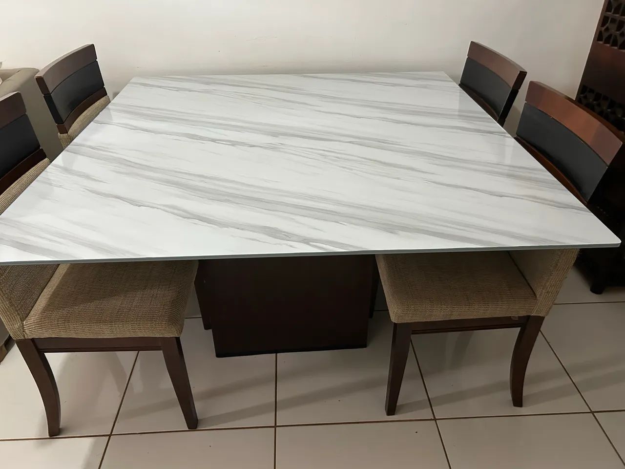 Mesa de jantar 4 cadeiras - NAO ENTREGO