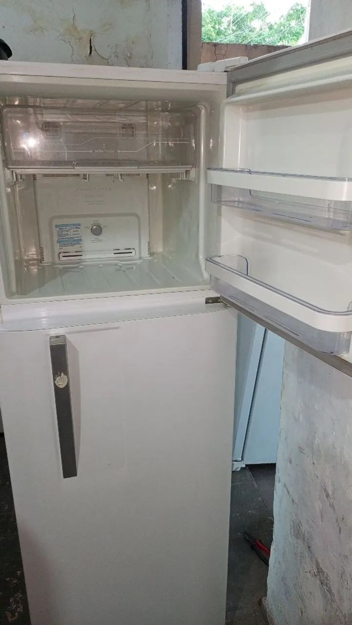 Geladeira Frost Free Electrolux  - Foto 4