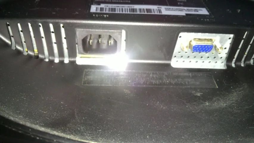 Monitor 17 polegadas lcd samsung syncmaster 733nw  - Foto 2