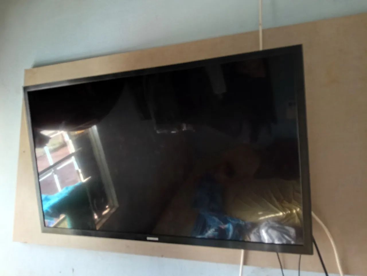 Vendo essa tv smart com urgência  - Foto 2