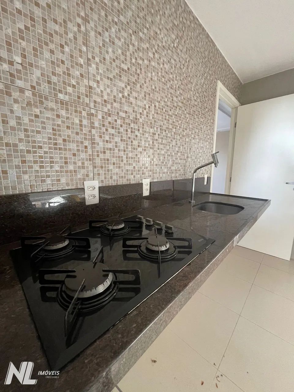 Apartamento de 2 Quartos com Suíte no 13º Andar em Nova Parnamirim