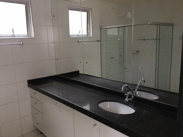 Casa para alugar com piscina, no centro - Foto 2