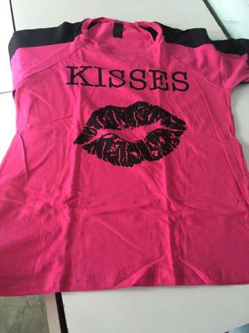 Vendo essa duas blusa uma e tamanho M e a outra é tamanho G - Foto 2