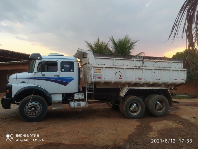 CAMINHÃO MB 1525