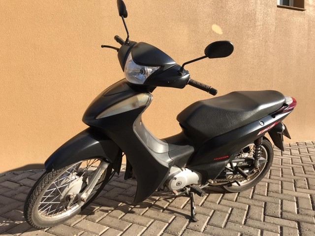 VENDO MOTO HONDA BIZ 125 ES