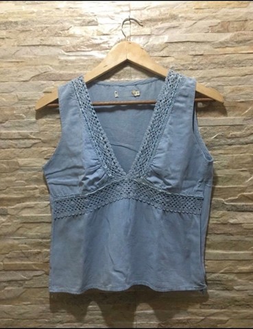 Blusa Regata Farm Bordada - Foto 2