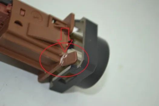 Botão Bloqueio Trava Citroen Xsara Picasso 2006 C/detalhe - Foto 2