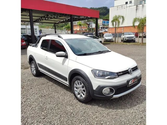 VW - Volkswagen Saveiro Cross 1.6 16v C.D. Branca 2021 - Campo Grande