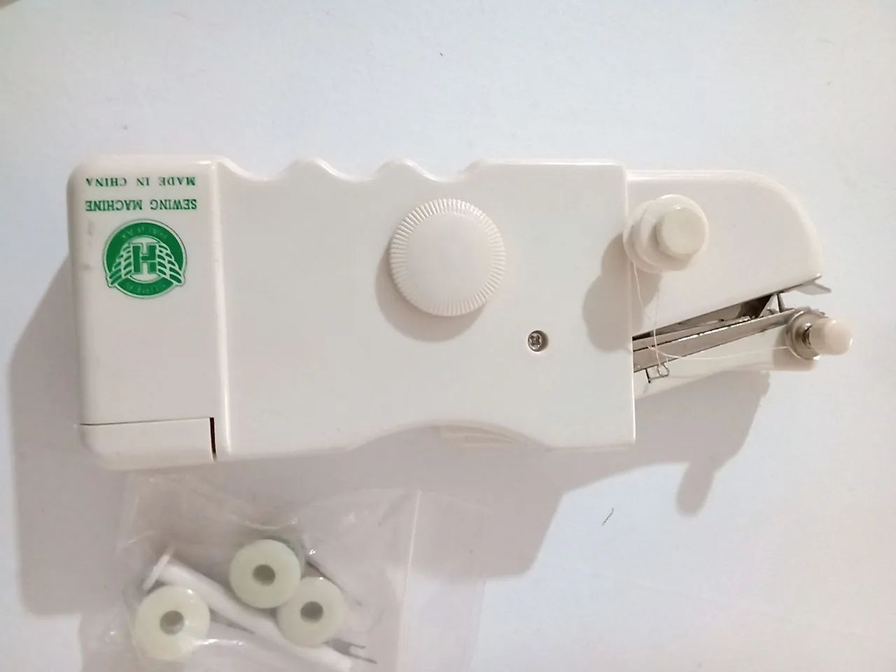 Lote de duas maquininhas de costura portatil Halifax / EZ leia descriçao  - Foto 2