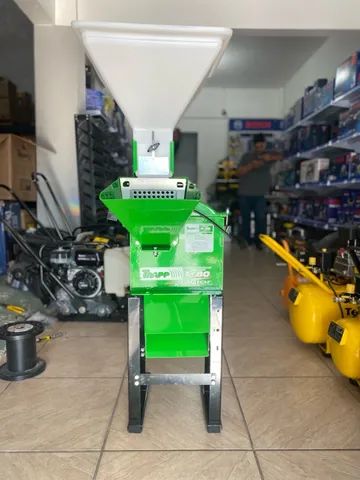 Forrageira Triturador Motor 2CV C/ Pneiras - Trapp (Novo)