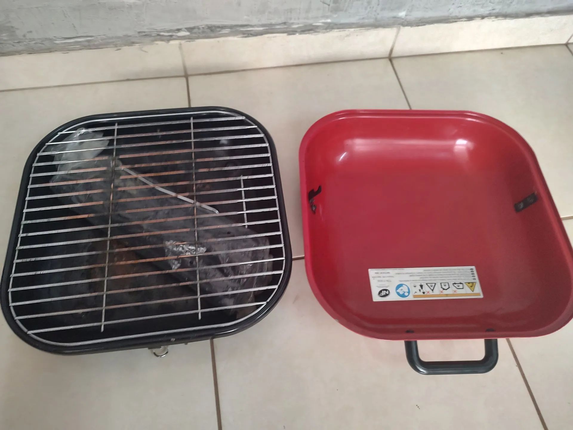 Churrasqueira Portátil Vermelha  - Foto 2