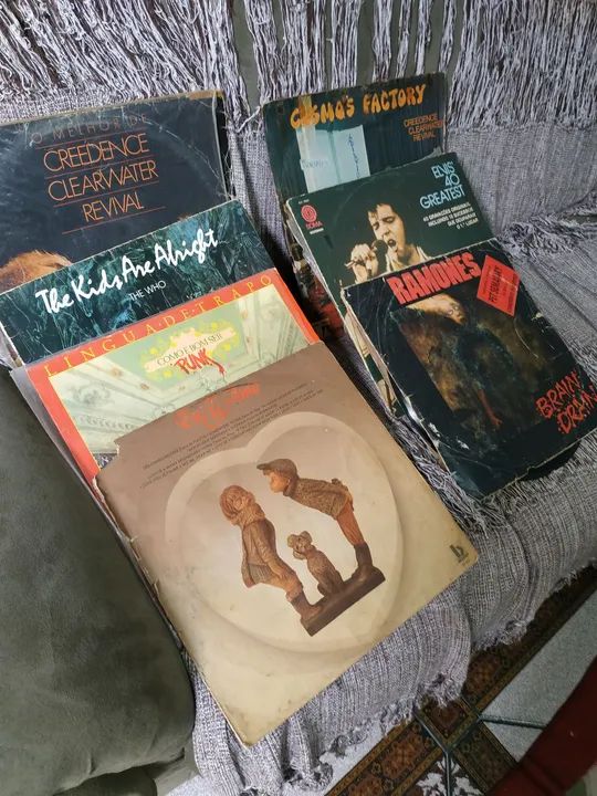  discos de vinil - Elvis, Ramones, Creedence. Etc - Foto 3