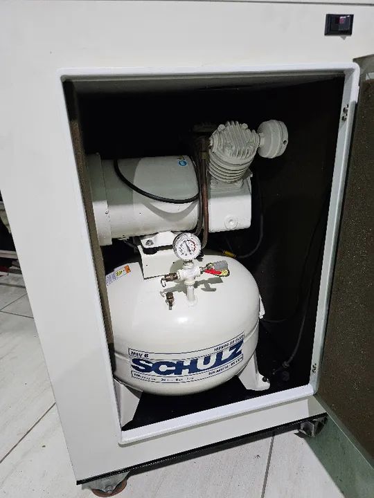 Compressor Odontológico Schulz MSV 6 30 Litros 1HP C/ Cabine Acústica Semi Novo