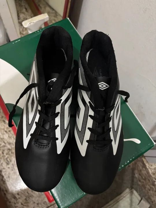 Chuteira Umbro - Tamanho 36 - Foto 6