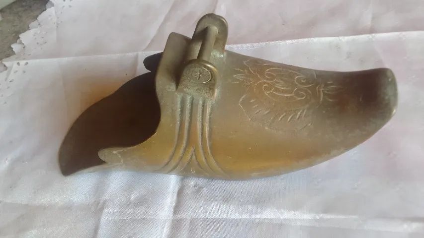 Estribo Arreio Sapata Infantill em Metal dourado ornada elementos vegetalista *Descrição - Foto 6