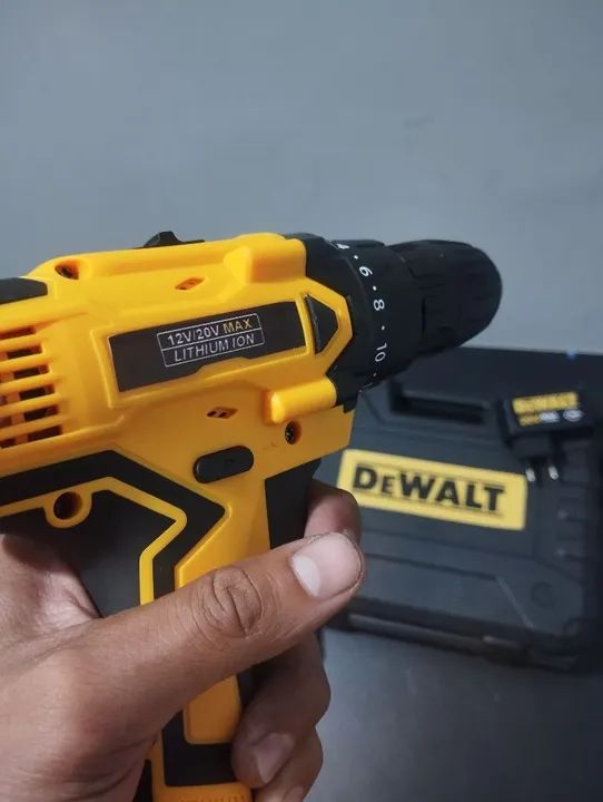 Parafusadeira/Furadeira Dewalt 20V - Foto 6