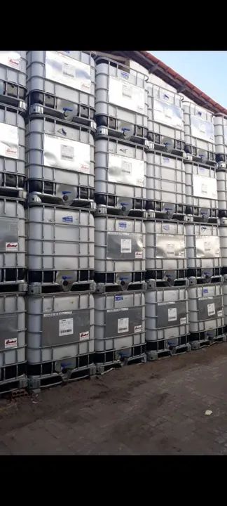 Vendo bombona plástica.Container ibc de mil litros semi novas.  - Foto 3