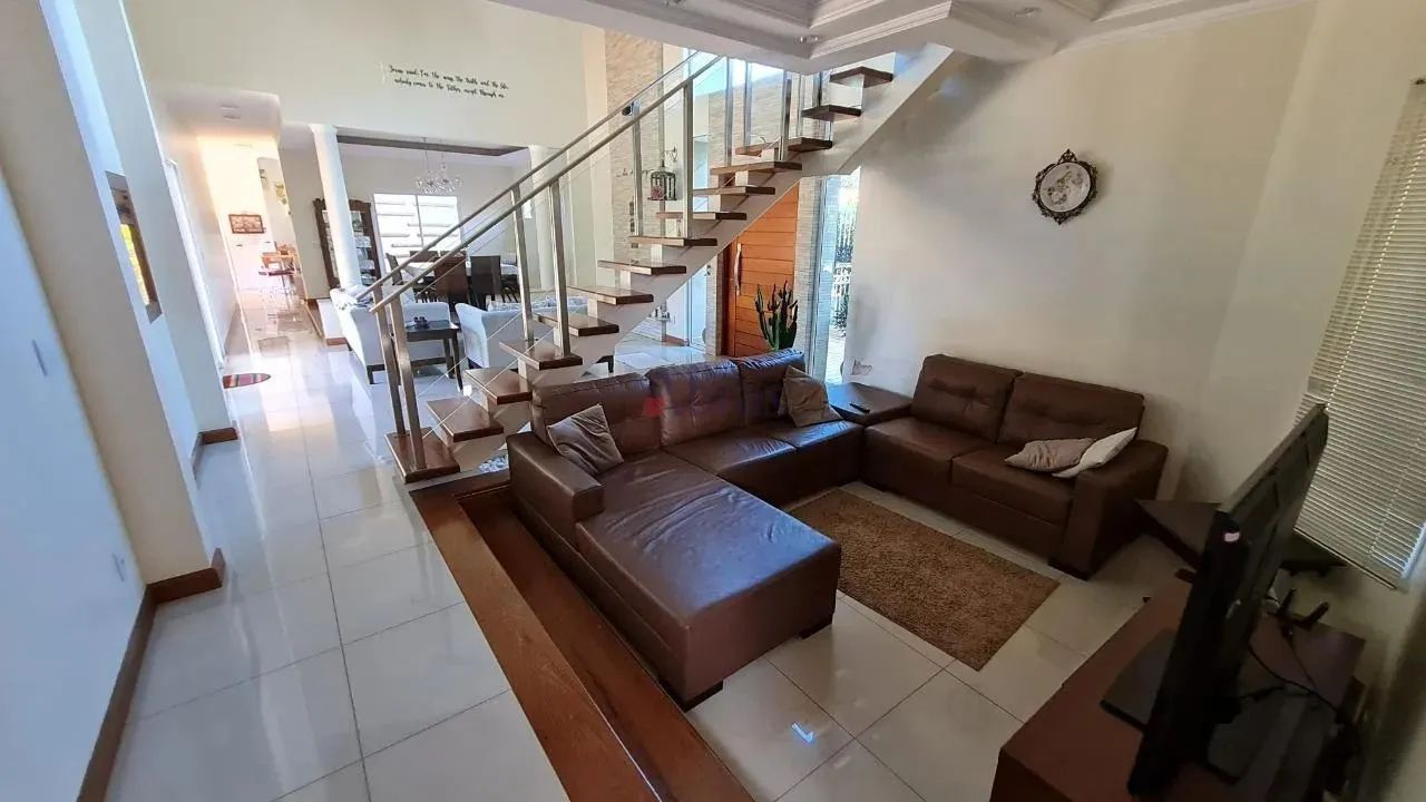 Casa à Venda em Vila Pinhal - 5 Dormitórios, 360m² - Foto 3