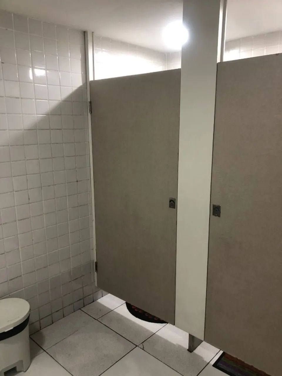 Sala comercial em Sobreloja na 25 de Agosto
