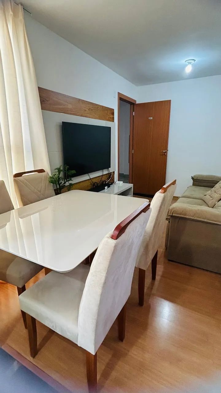 Apartamento super arrumado - 2 quartos - infraestrutura - Escada - 3º andar - PRONTO PARA 