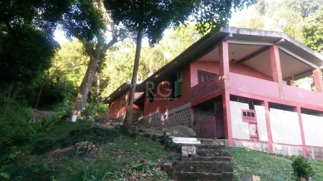 Sítio para Venda - 240m², 3 dormitórios, sendo 2 suites, 6 vagas - Ponta Grossa