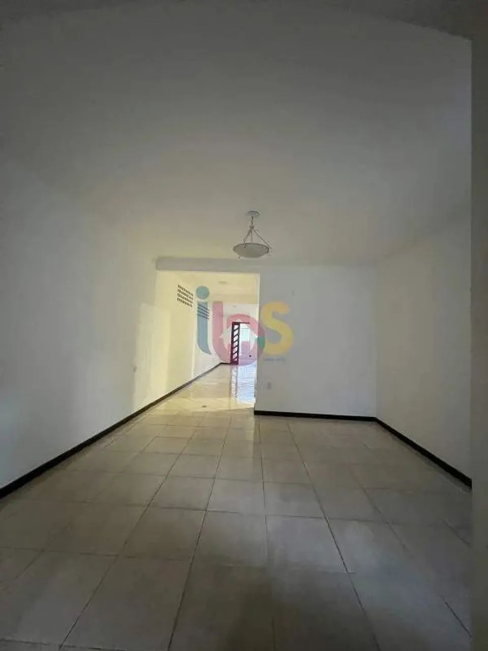 Alugo Casa com 2/4 - Foto 2