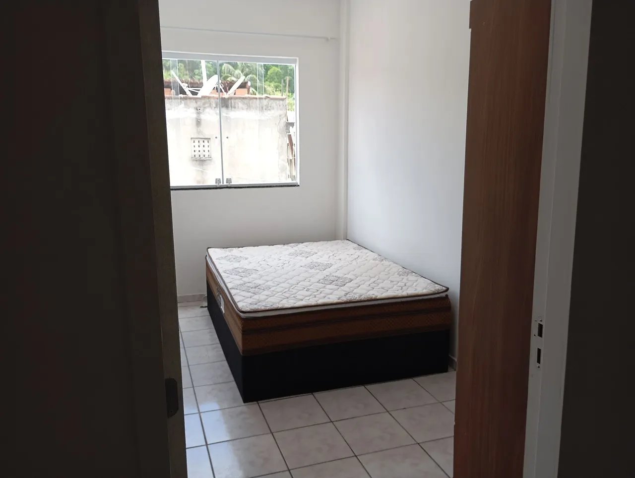 Apt em Bairro de Fátima (rua principal)