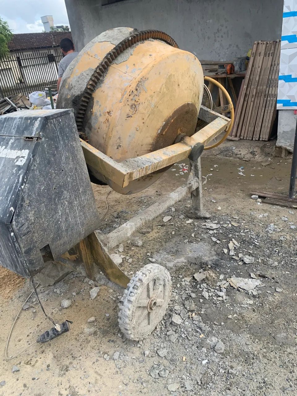Vendo betoneira 400l 
