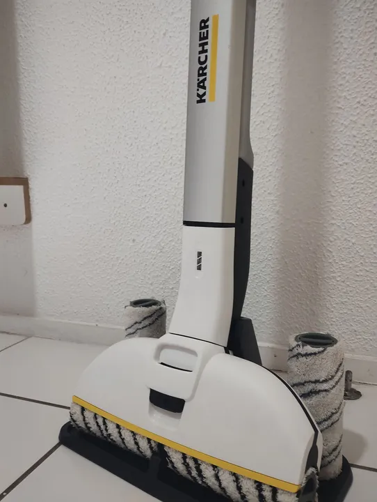 Limpadora de Piso Karcher. Seminovo!