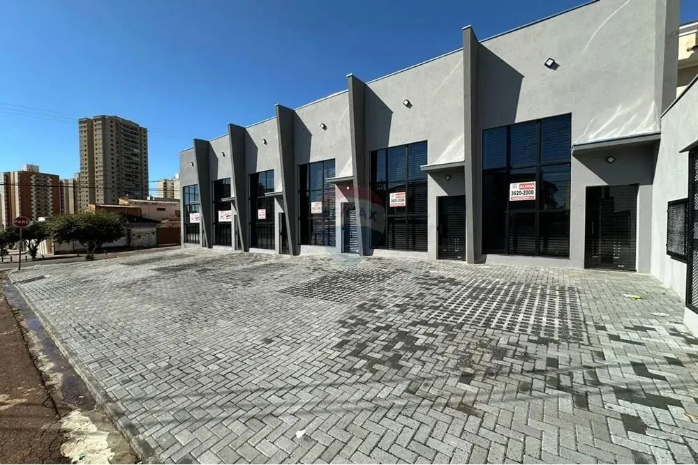 SALA COMERCIAL PARA ALUGAR COM VITRINE E MEZANINO - 22M²
