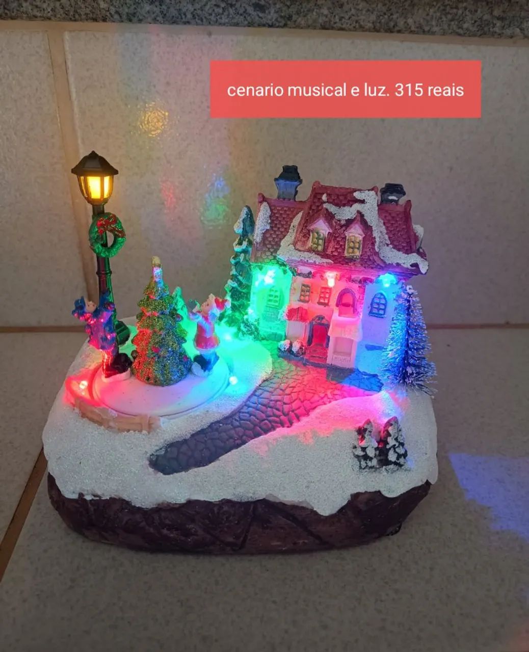 Cenario natal musical e luz