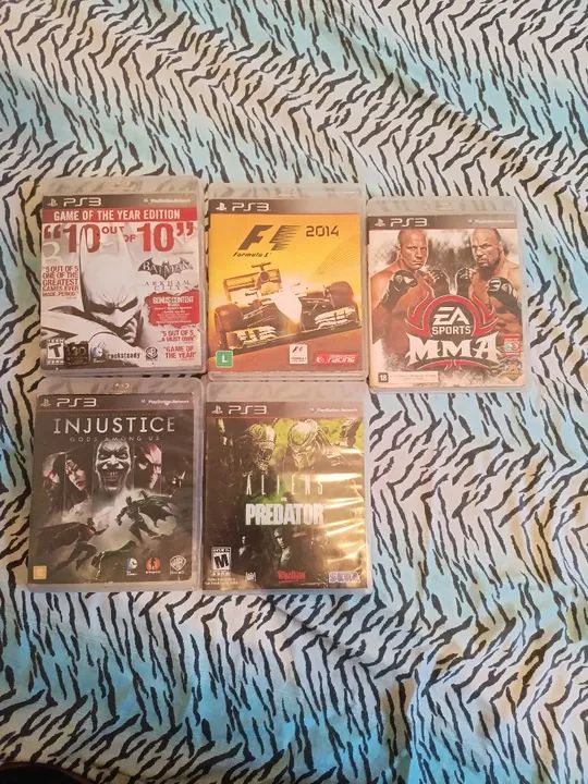 5 jogos PS3 - Batman Arkham City, F1 2014, EA Sports MMA, Injustice e Aliens vs Predator
