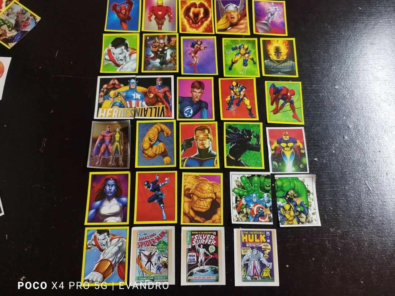 Lote de figurinhas Marvel  - Foto 4