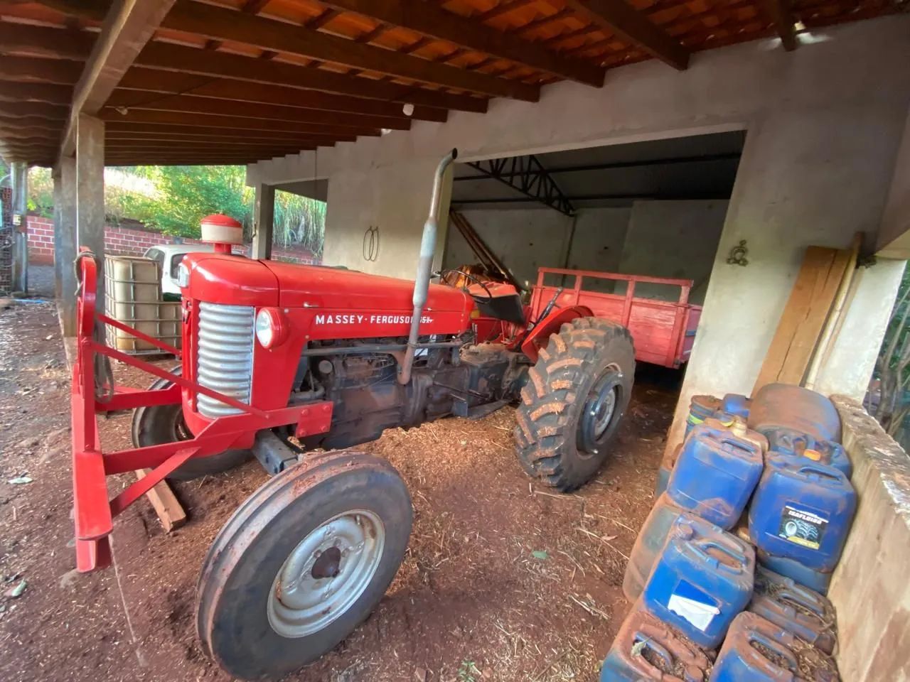 Trator Massey Ferguson 135 - Conservado