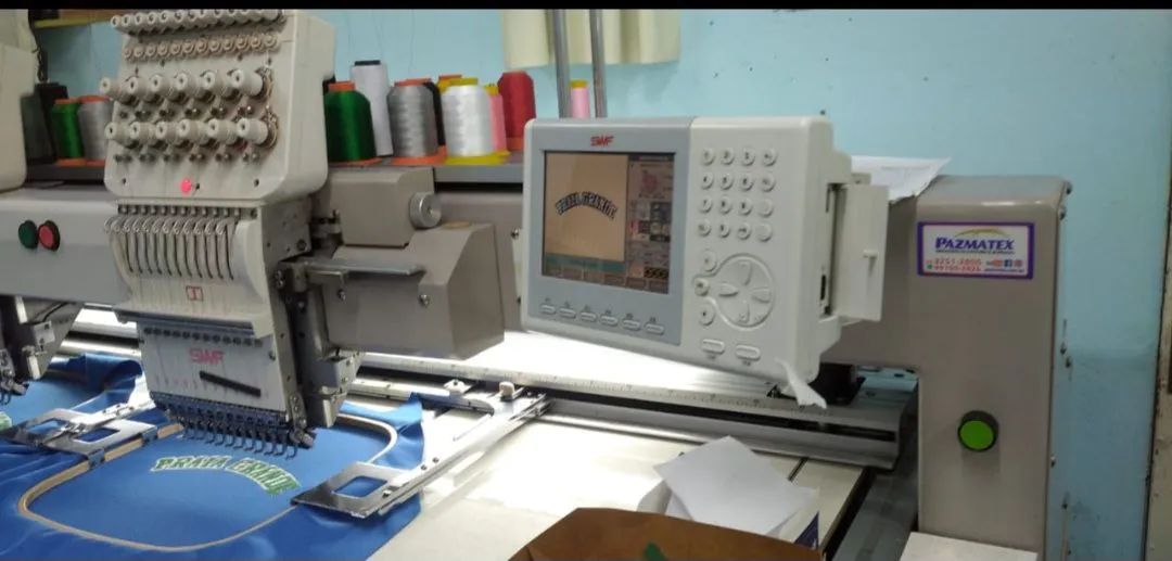 Máquina cilíndrica série E 4 cabeças 12 agulhas.