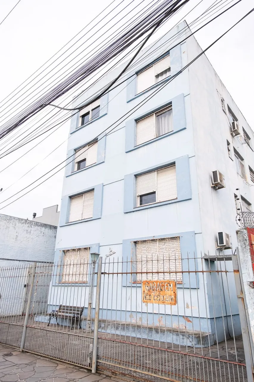 Apartamento com 3 dormitórios disponível para venda e aluguel no Centro de Pelotas RS, em