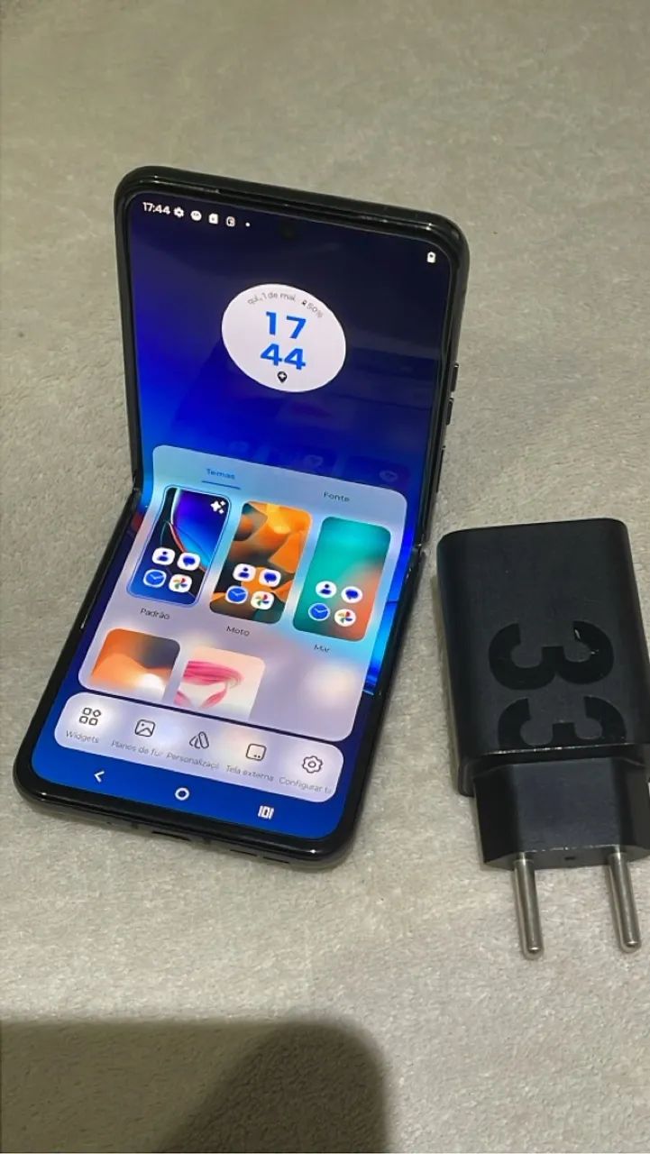 Motorola Razr 40 ULTRA 256/12 - Celulares e Smartphones