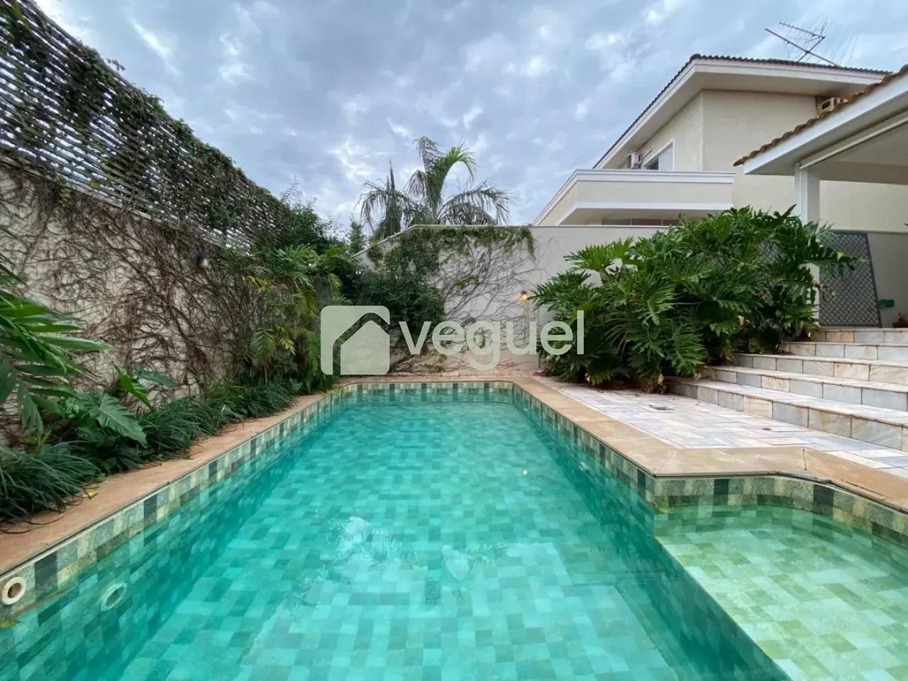 Casa em Condomínio Colina do Sabiá, para alugar em Ribeirão Preto/SP.