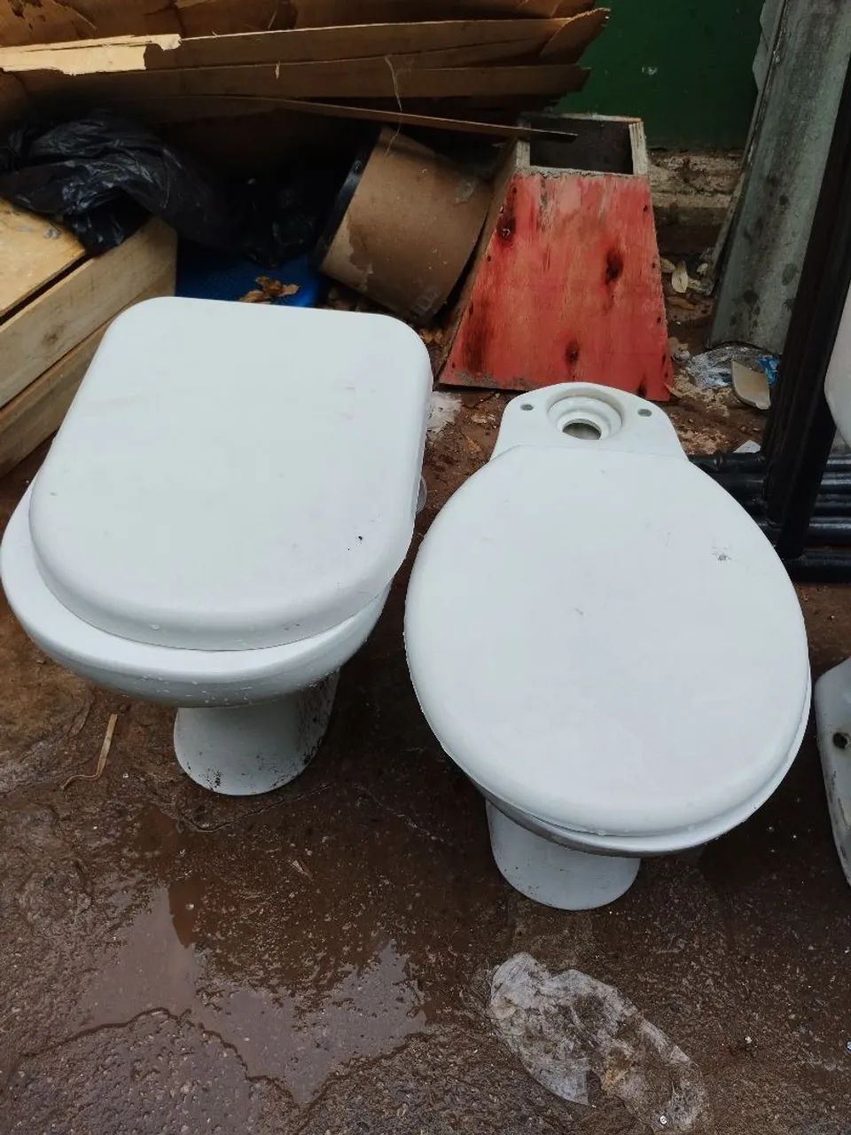 Vasos Sanitários em ótimo estado. Valor de cada: 150,00 - Foto 3