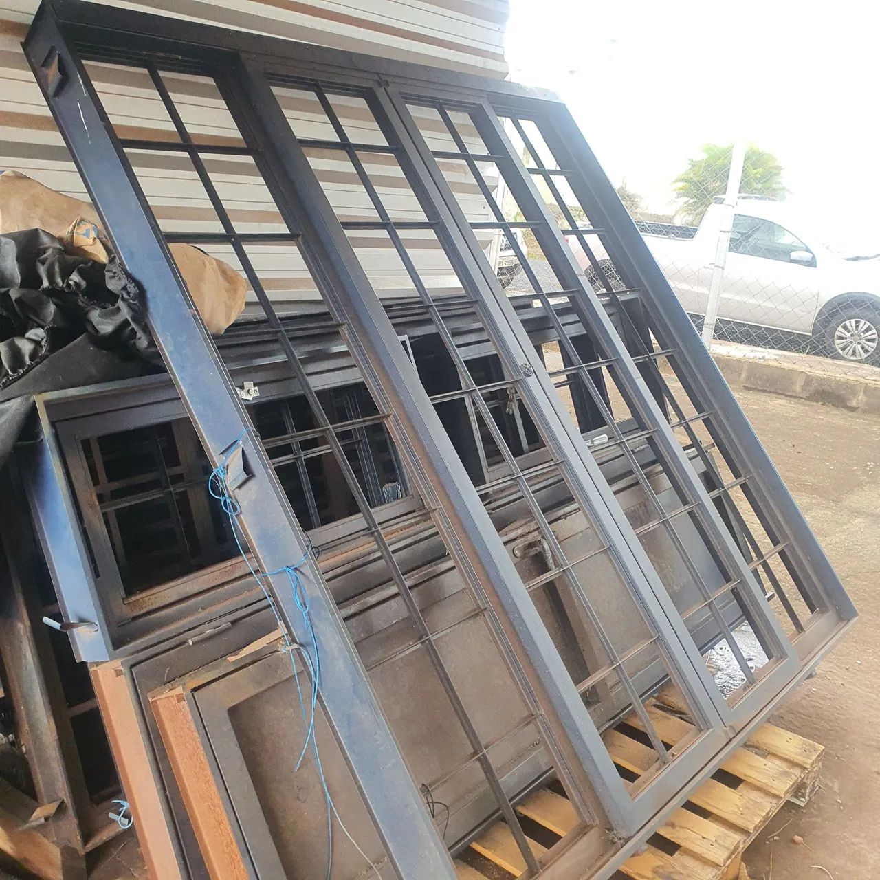 Esquadrias64840845166593121