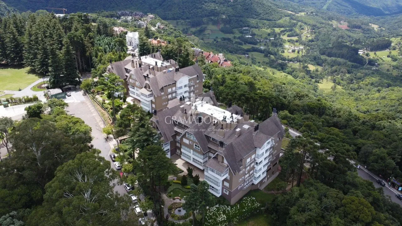 APARTAMENTO DE LUXO A VENDA NO CENTRO DE GRAMADO!