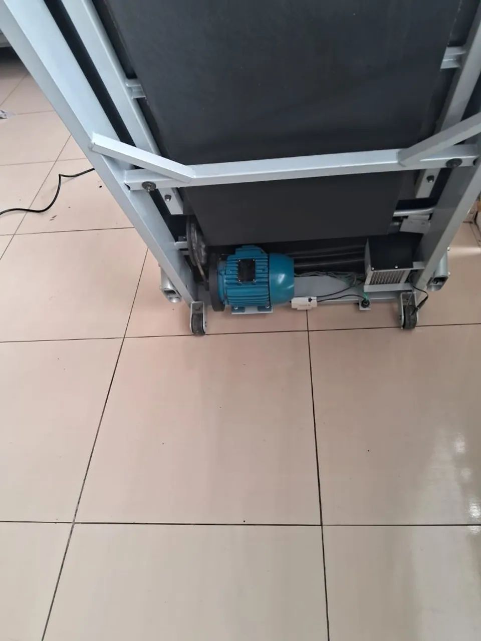 Esteira profissional embreex 566.18km/h.motor placa weg - Foto 3