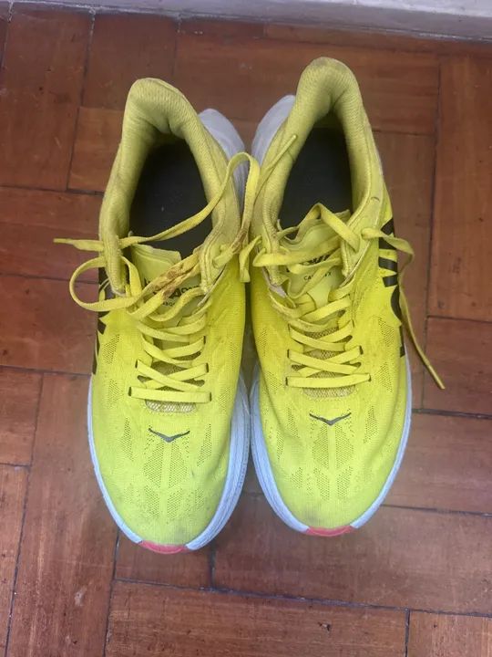Tênis Hoka Clifton 8 - Amarelo - 39 - Foto 2